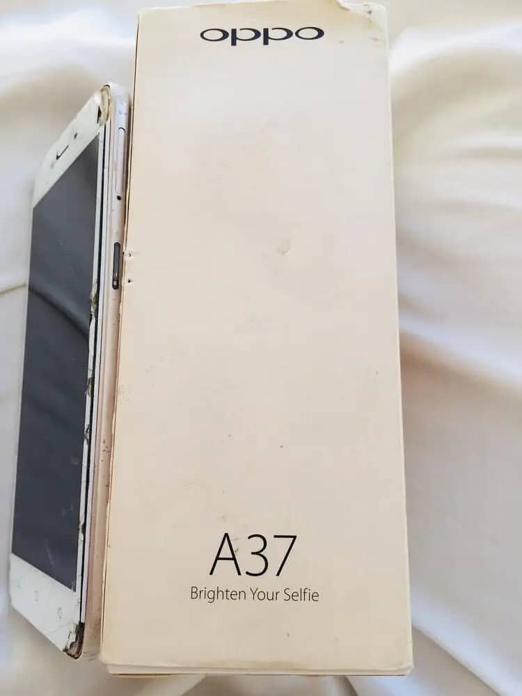 OPPO A37 0