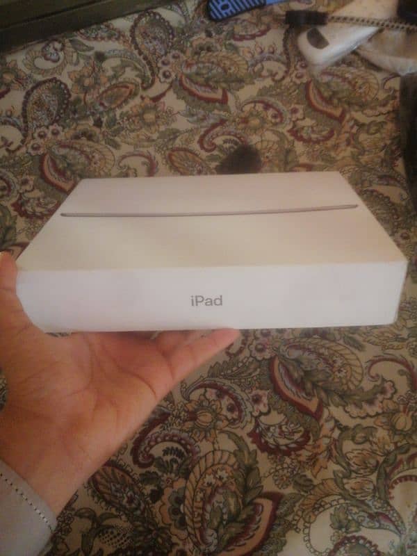 iPad Air 16GB With Box 4