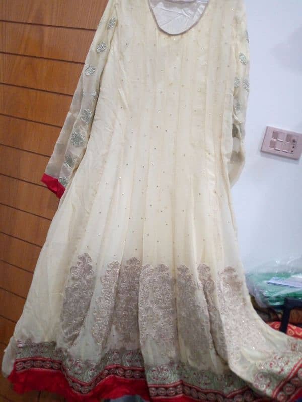 long frock/ maxi for sell less price 8000 10