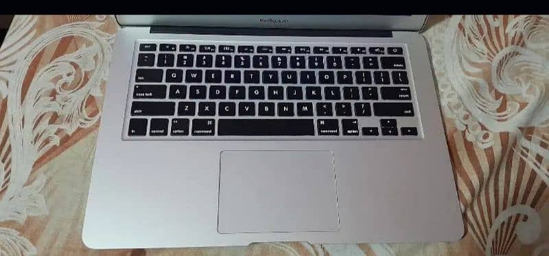 MacBook air 2015 8/128 2