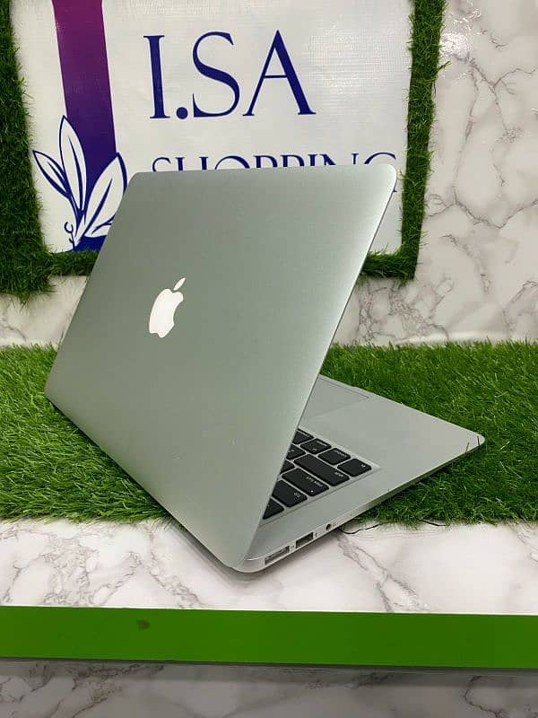 APPLE MACBOOK AIR 2017 i7 Slim and Lightweight heavy processor Us Stoc 4