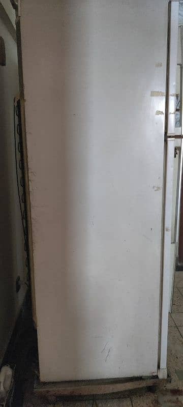 Dawlance fridge full size(non frost) 2