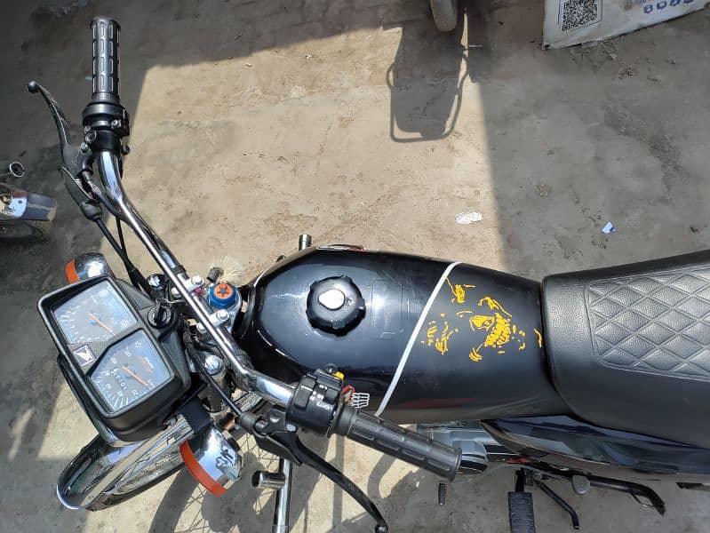 Honda CG 125 BLACK COLOR 7
