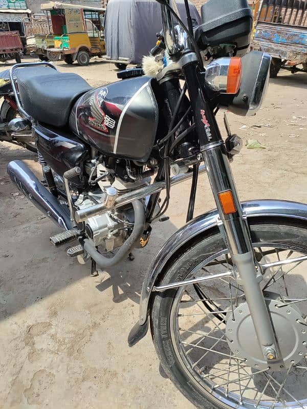 Honda CG 125 BLACK COLOR 12