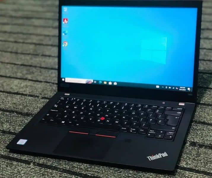 Lenovo Thinkpad T490 Core i5 8th Gen 16gb Ram touch screen 1