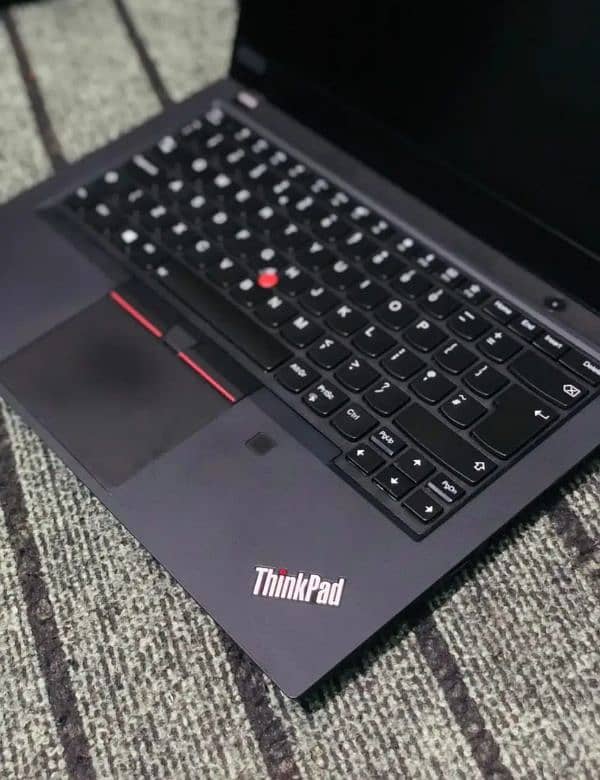 Lenovo Thinkpad T490 Core i5 8th Gen 16gb Ram touch screen 4