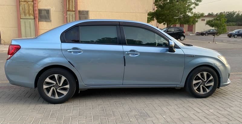 Toyota Corolla Axio 2014 3