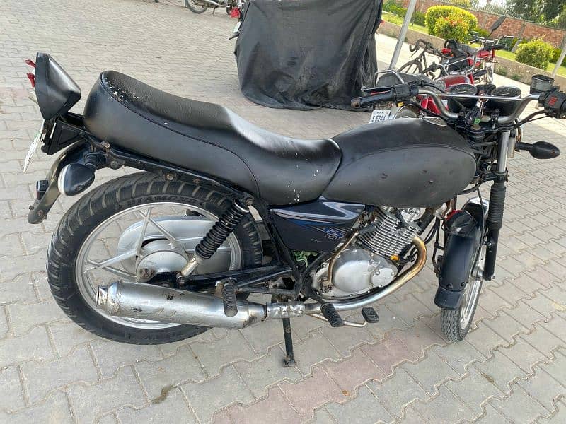 Suzuki GS 150  SE Model 2016 | Suzuki In Bikes | Total Genuine 2