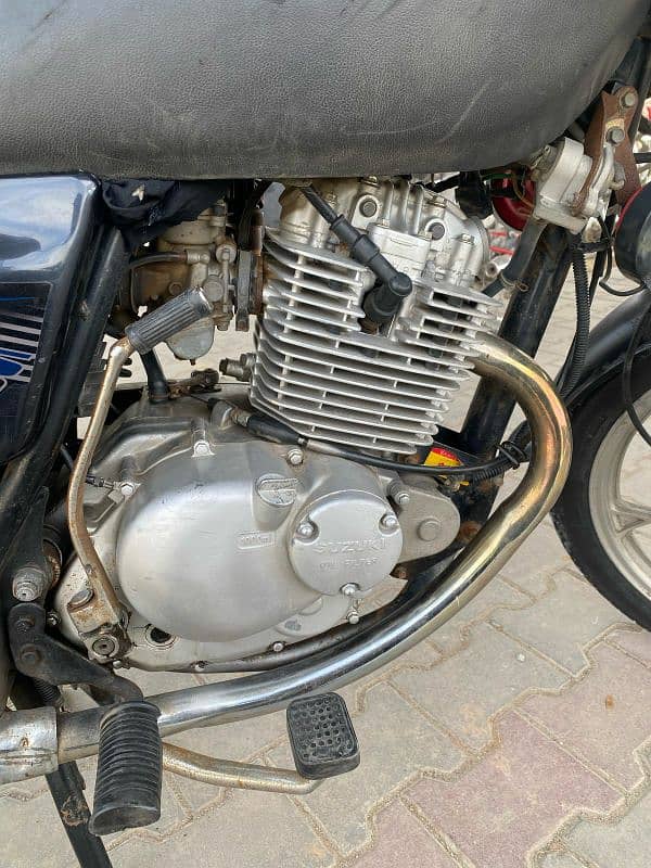 Suzuki GS 150  SE Model 2016 | Suzuki In Bikes | Total Genuine 15