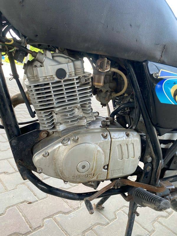 Suzuki GS 150  SE Model 2016 | Suzuki In Bikes | Total Genuine 18