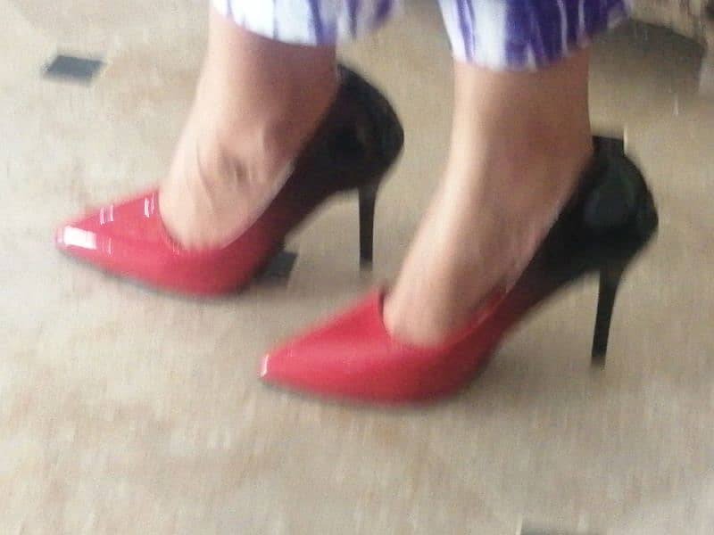 colour red size 36 0