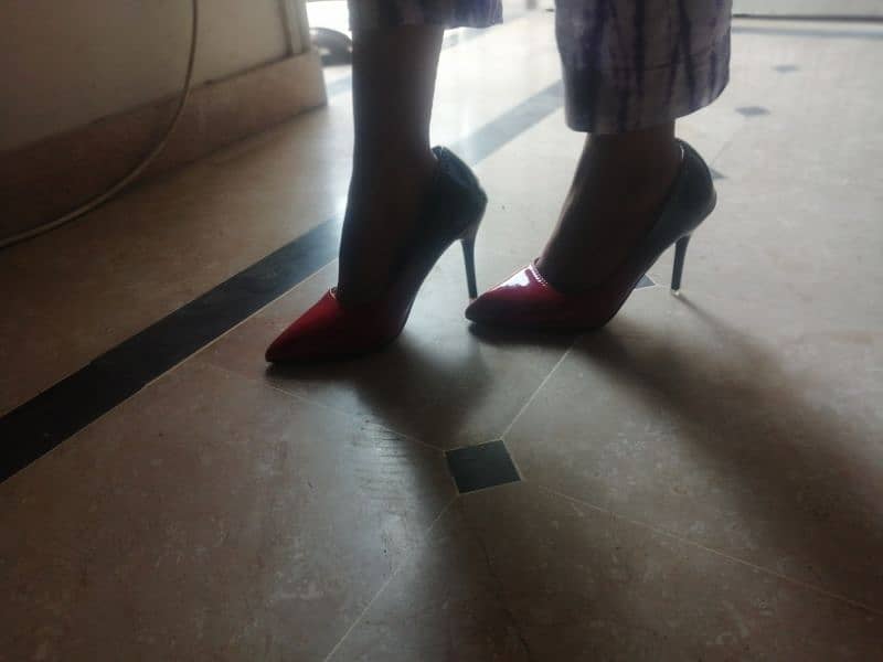 colour red size 36 3