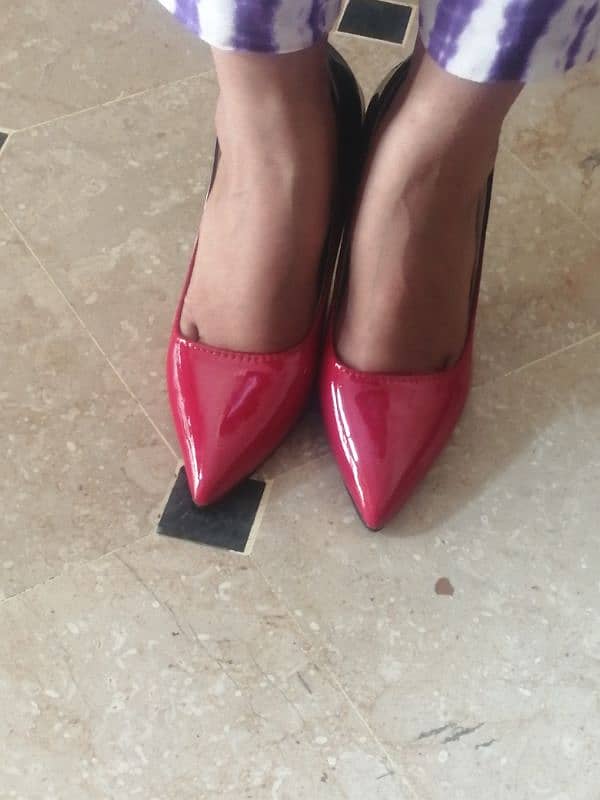 colour red size 36 4