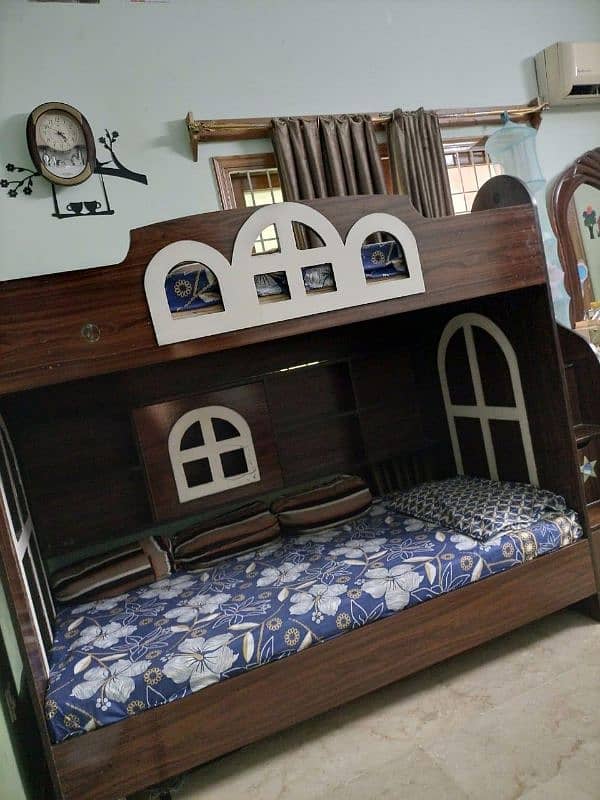Double decker bed in mint condition made from long lasting wood 2