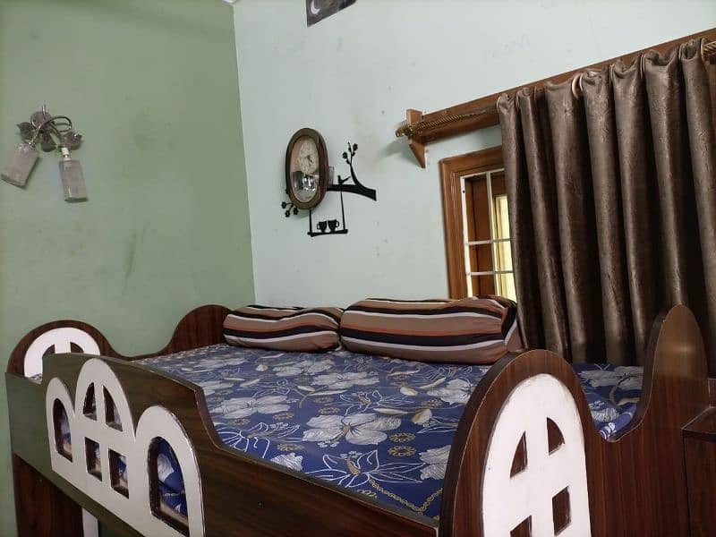Double decker bed in mint condition made from long lasting wood 4