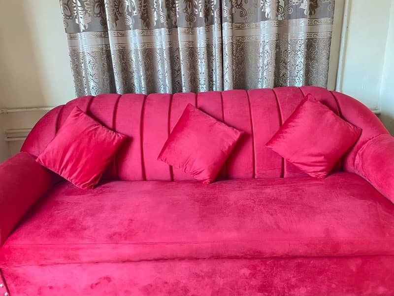 5 seater red new sofa in velvet 3