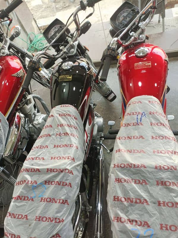 Honda 70 or 125 all model r colour instantly avail 1