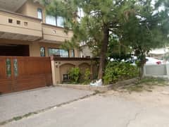 I-8 Beautiful Upper Poration For Rent.