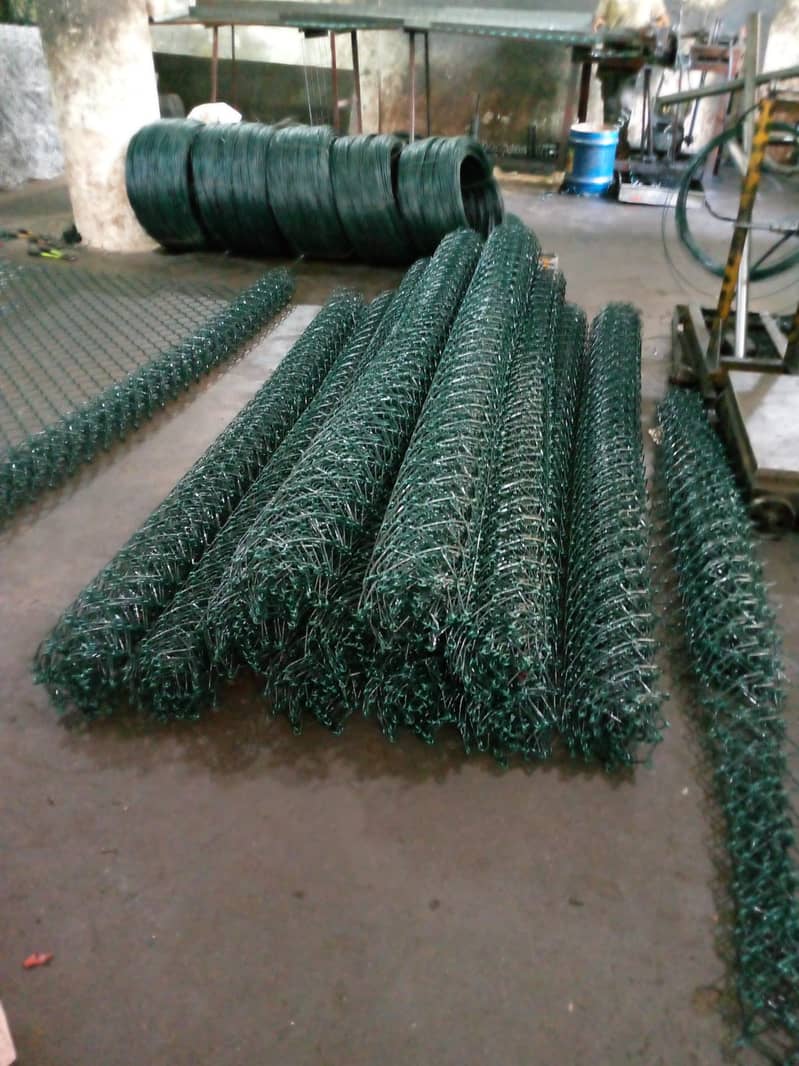 Pvc coated Chainlink & Spotwelded Mesh / Galvanized Razor wire 0