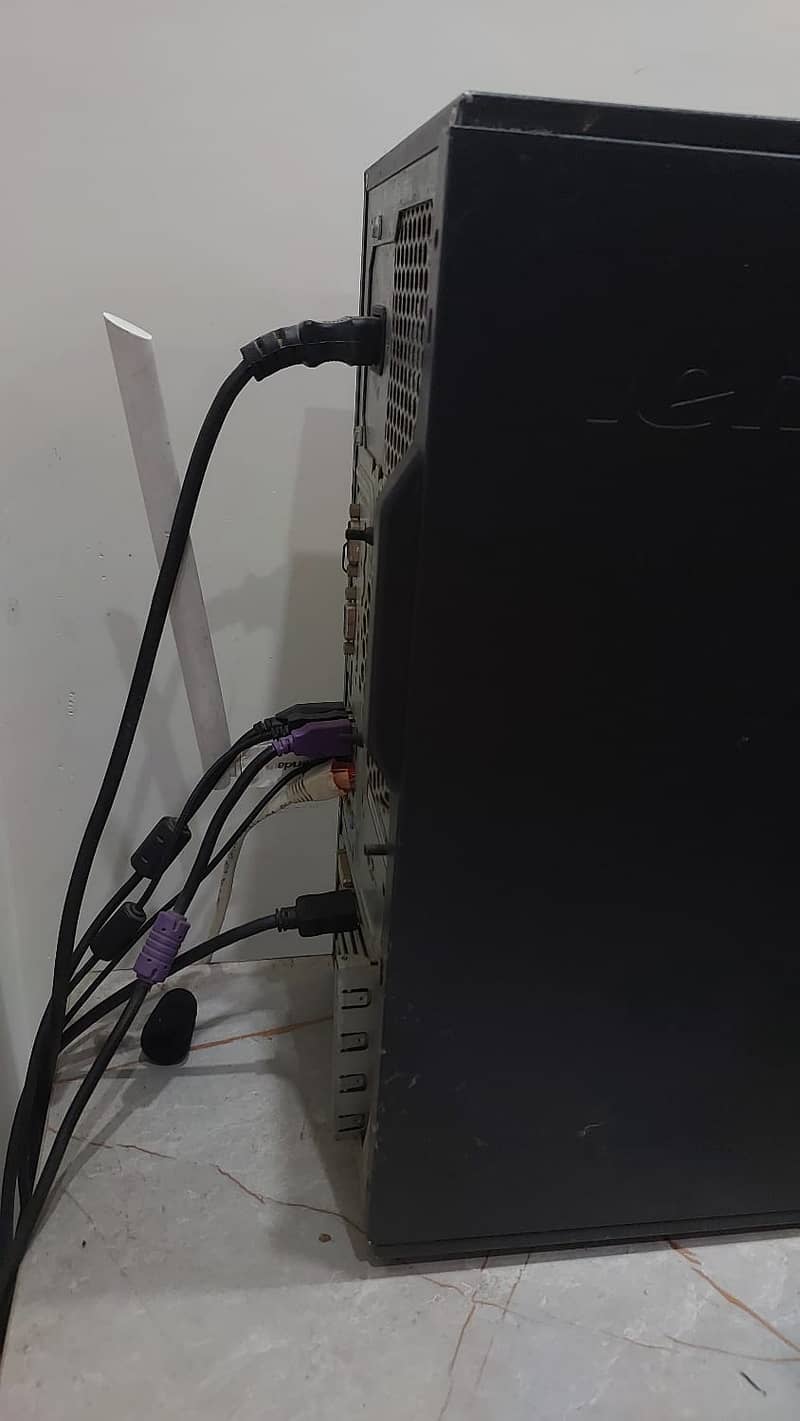 PC/MONITOR/CABLES. (Price negotiable), best for work and general tasks 8