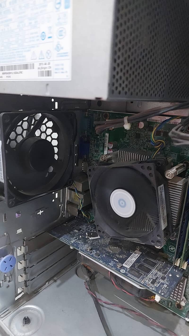 PC/MONITOR/CABLES. (Price negotiable), best for work and general tasks 11