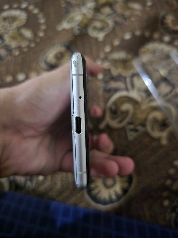 Sonr Xperia XZ3 4/64 NoN Pta 3
