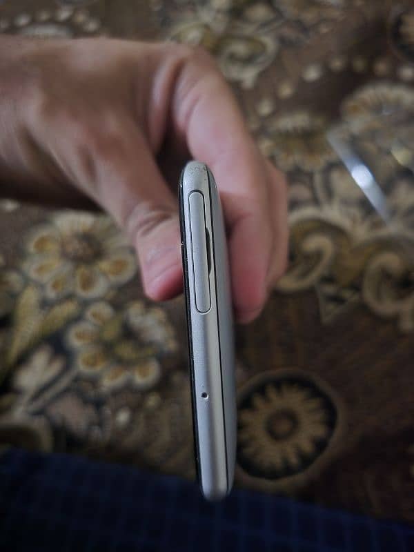 Sonr Xperia XZ3 4/64 NoN Pta 5