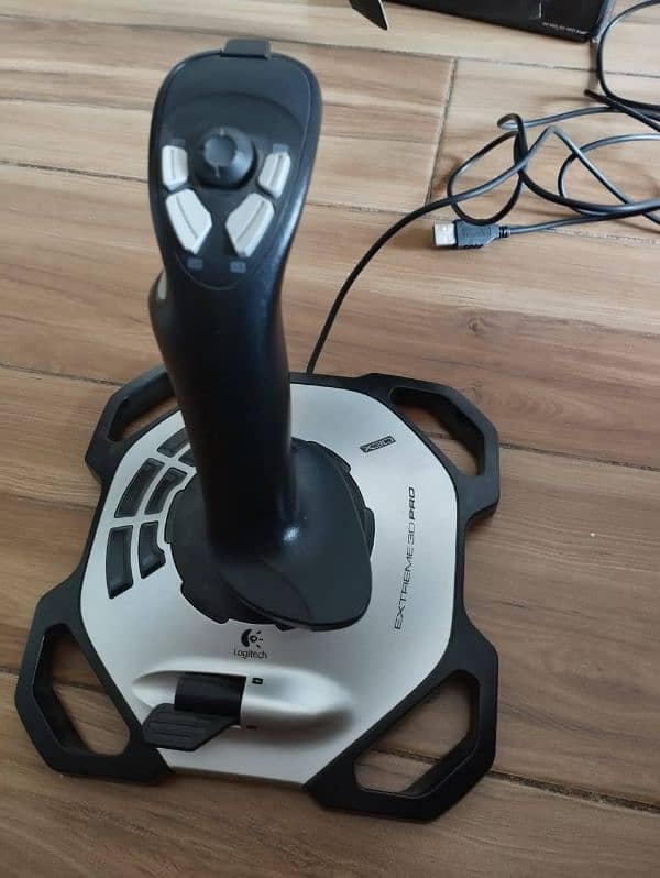 Logitech Extreme 3D Pro Joystick 0