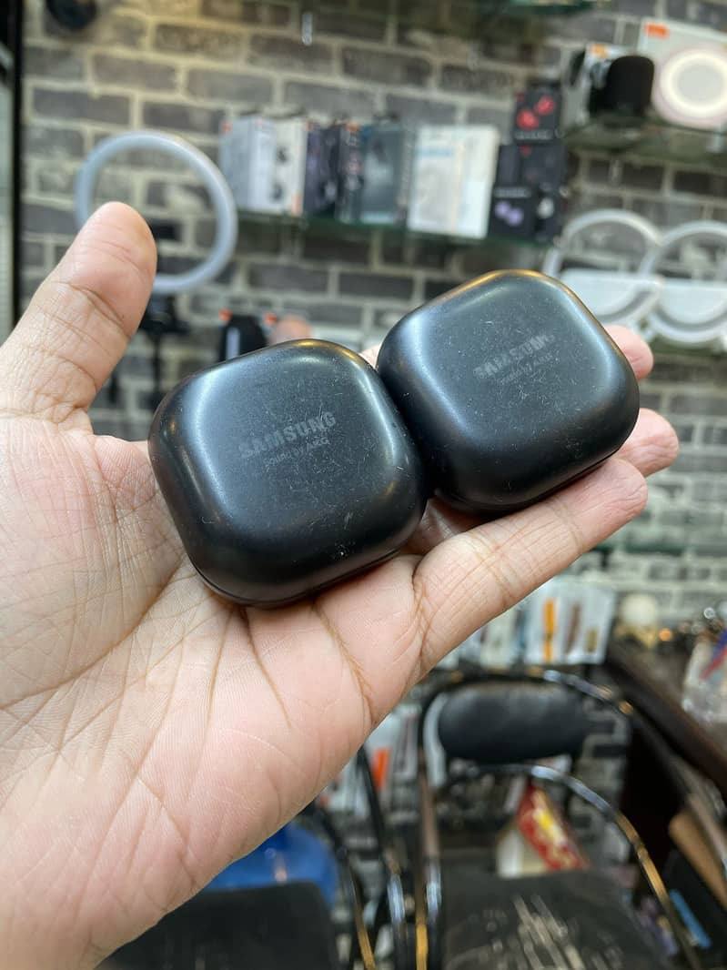 50% OFF ORIGINAL Samsung Galaxy Buds Pro SMART ANC - Black 2