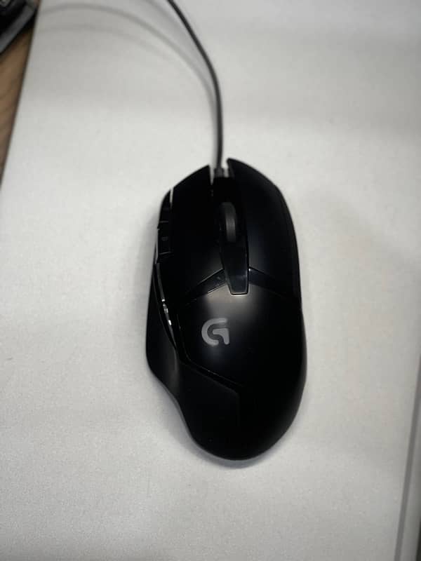 logitech g402 wired gaming mouse. 1