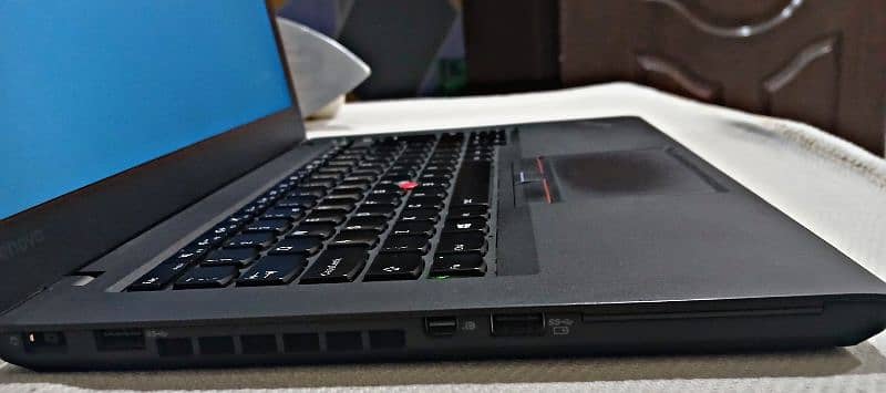 Lenovo ThinkPad 10/10 Condition  Core i5 6th Gen, 8GB RAM, 256GB SSD 1