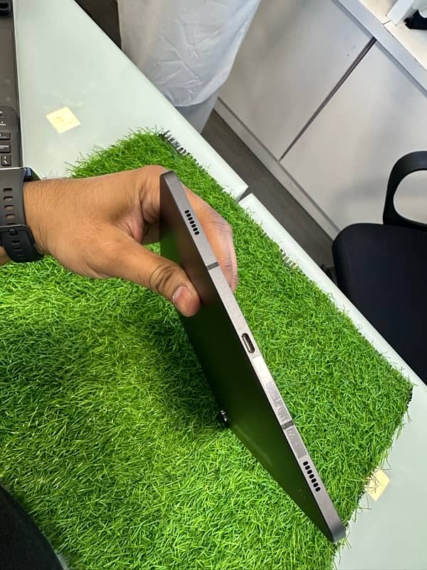 Samsung Galaxy Tab S9 with S PEN & KEYBOARD 4