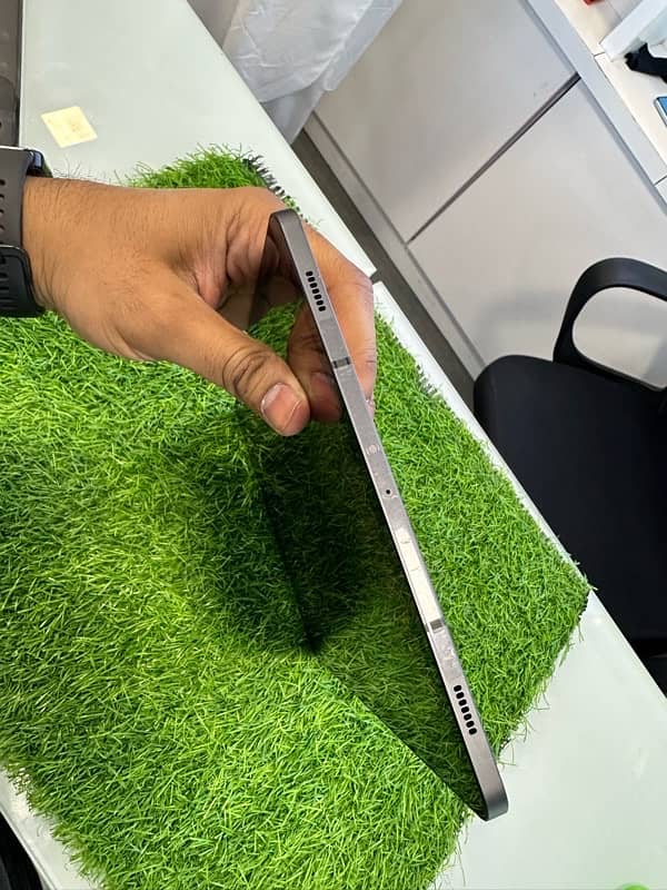 Samsung Galaxy Tab S9 with S PEN & KEYBOARD 8