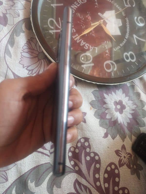 OnePlus 7t with charger pta proved only olx chat 4