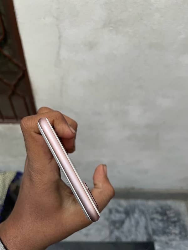 iPhone 7plus pta aproved 5