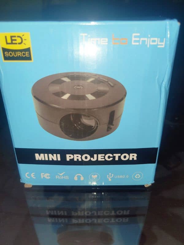 brand new mini projector 0