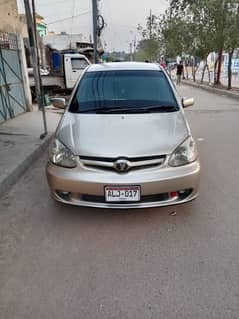 Toyota Platz 2003