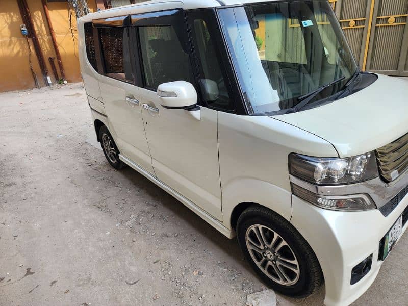 Honda N Box Custom full option 2014 4