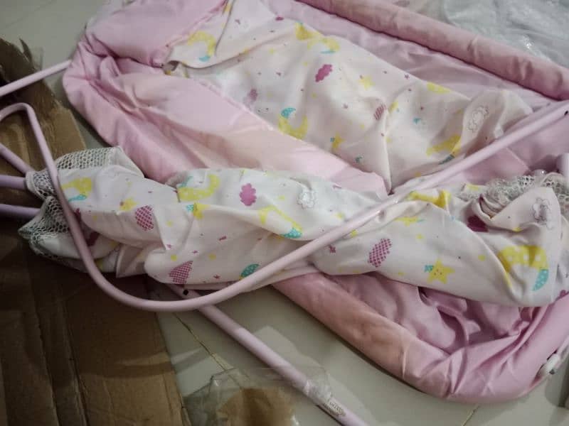 baby cot 2