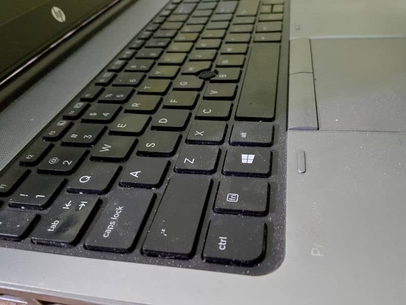 Dell Laptop – Core i7 | Double Battery | Thumb Sensor | Original Chr 6