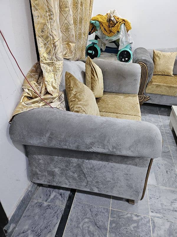 muje apna sofa set sale krna use ni hai condition saf 3 2 1 1