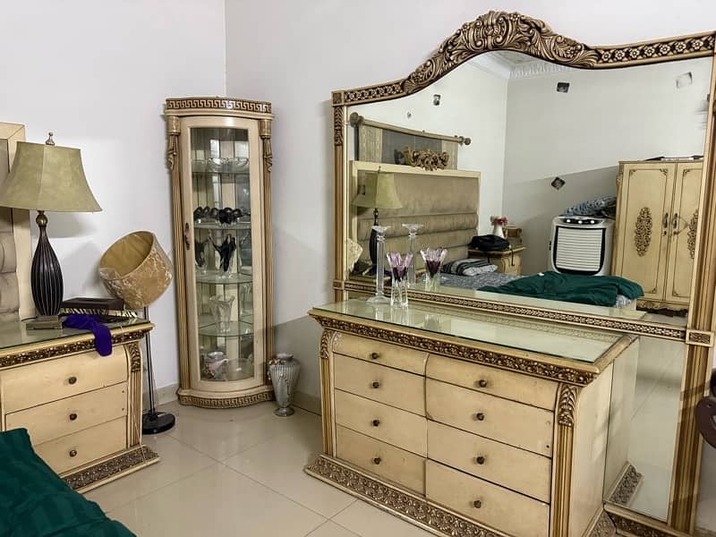 urgent bed set sale 1