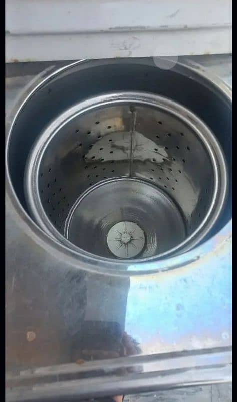 like new spinner dryer machine 12 kg capacity 1