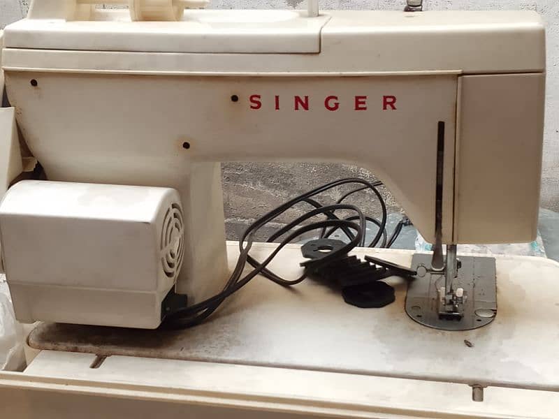 electric sewing machine working condition 10/10 1