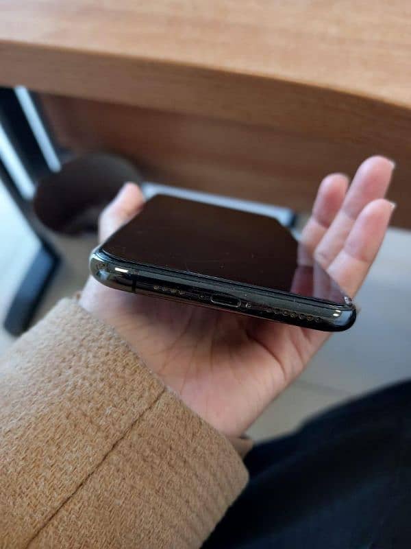 iphone 11 pro max 2