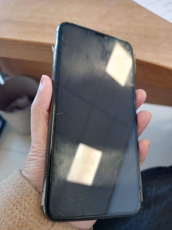 iphone 11 pro max 3