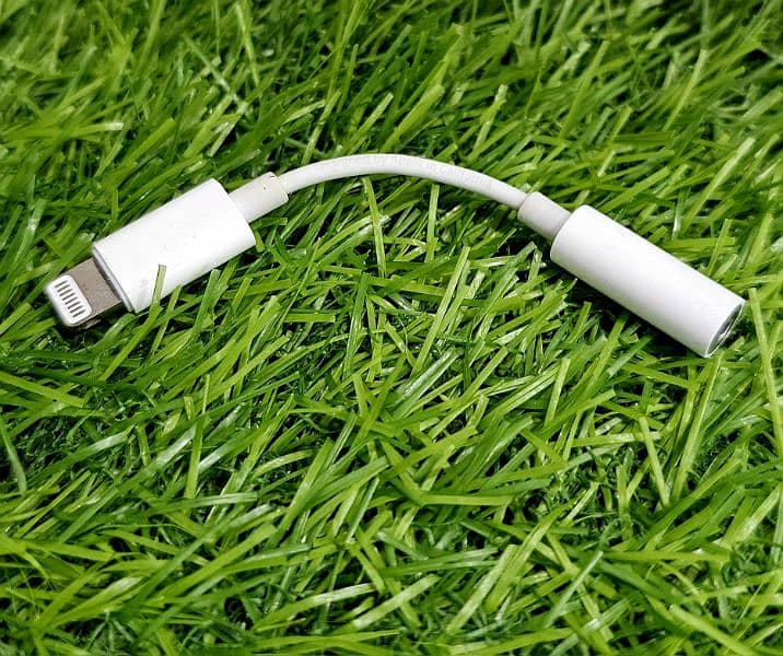Iphone Orignal connector for Handfree lightning to 3.5mm 0