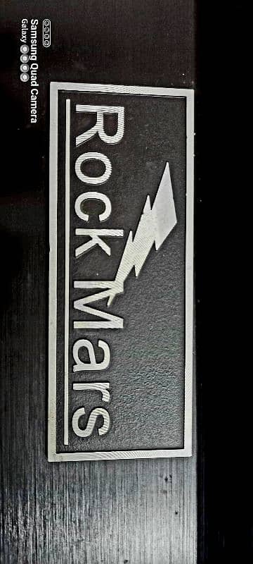 4 CHANNEL. ROCK MARS 3000 WATTS. Almost brand new Amplifier. 4