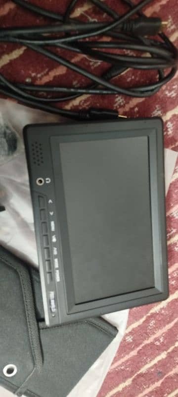 Feel World LCD 1