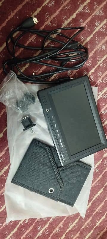 Feel World LCD 2